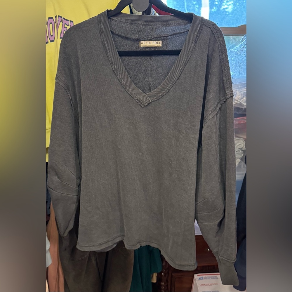 NWOT Free People We The Free Venice V-Neck Sweatshirt - Black - XS - Picture 6 of 8